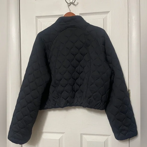 Lululemon Quilted Bomber Cropped Black Jacket Size 10 - Picture 12 of 14